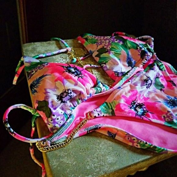 Victoria's Secret bikini - Picture 1 of 4